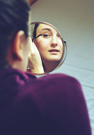 Illustration for article titled Vital Things to Ask a Plastic Surgeon During a Consultation